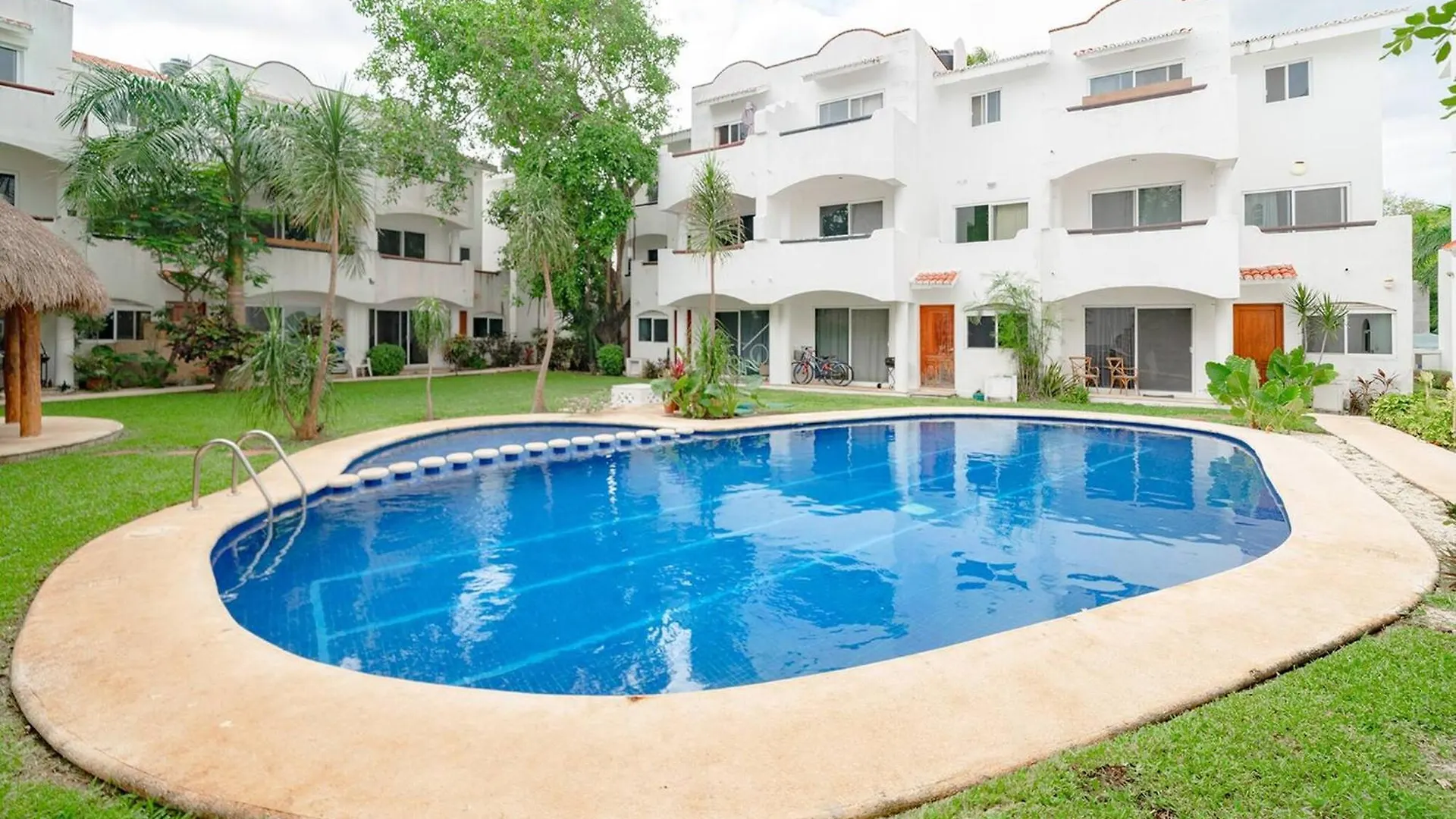 3 Bedroom Condo With Pool - Playacar Phase II - At Quintas Pakal Complex 21 Playa del Carmen